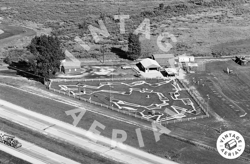 Dandee Drive-In - 1968 Mini-Golf Next Door